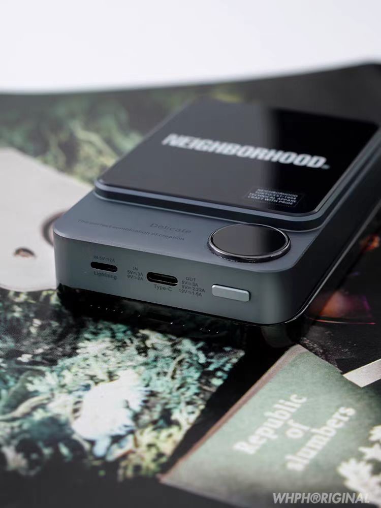 Magsafe Powerbank Magnetic Wireless Charger