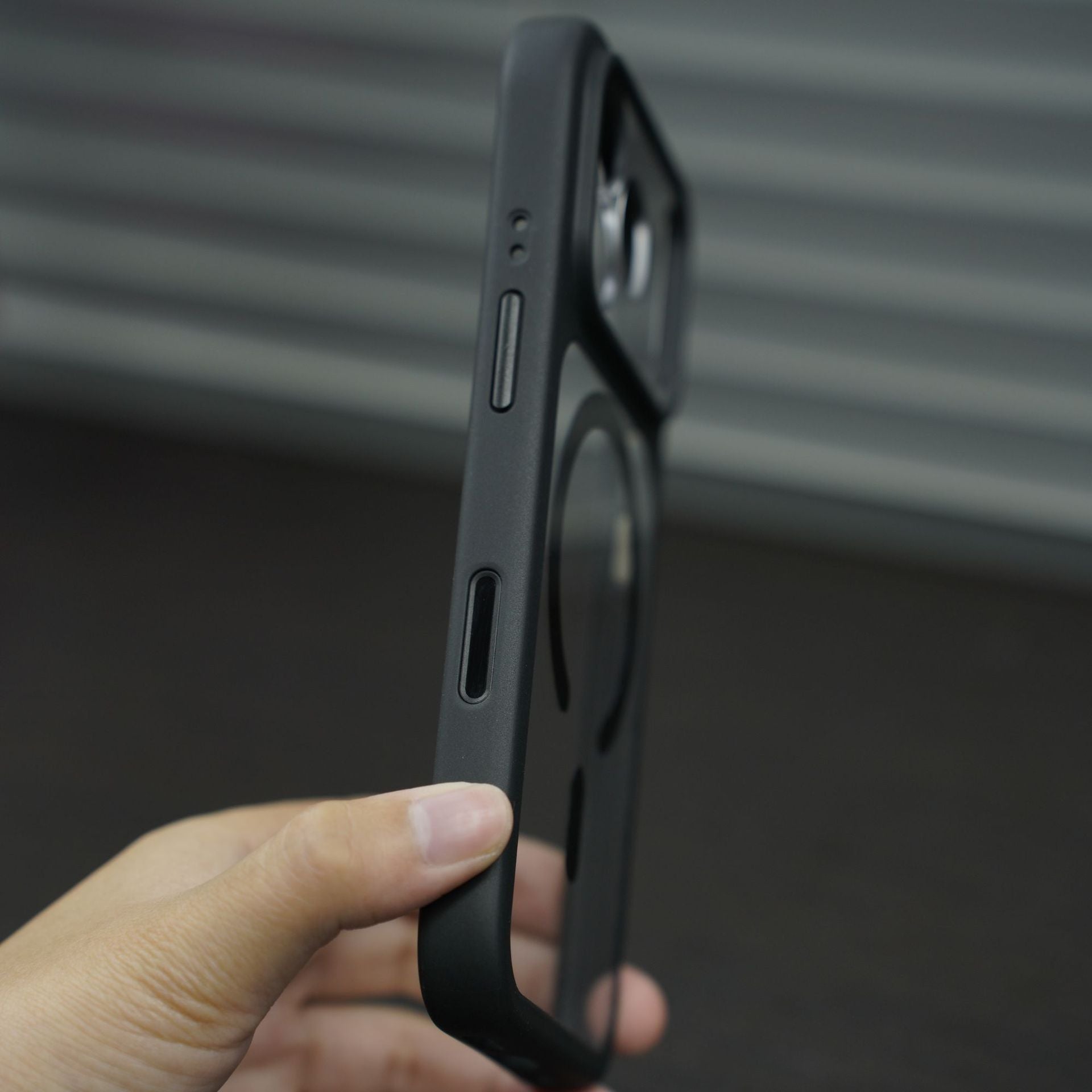 Hybrid Bumper MagSafe Cover